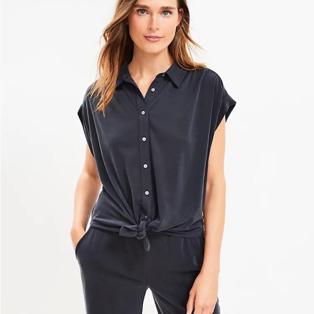 EUC LOFT Lou & Grey Sandwashed Black Tie Front Shirt